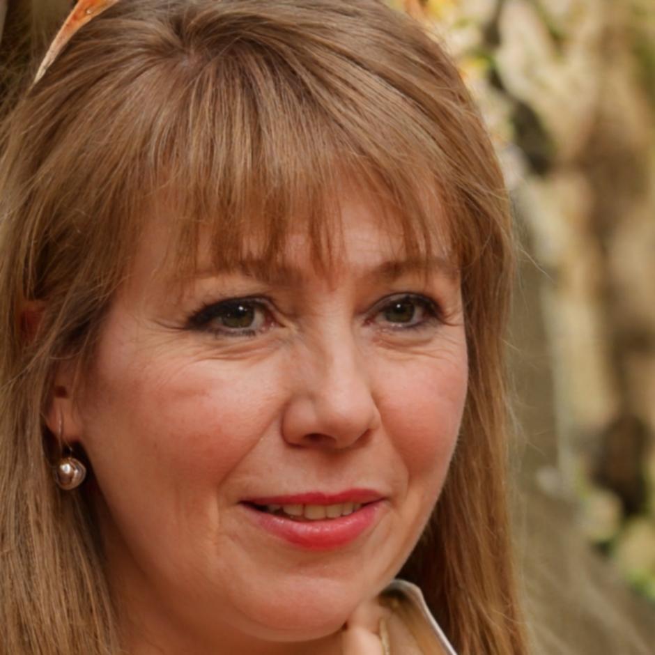 Portrait de Célestine Moreau, formatrice en finance